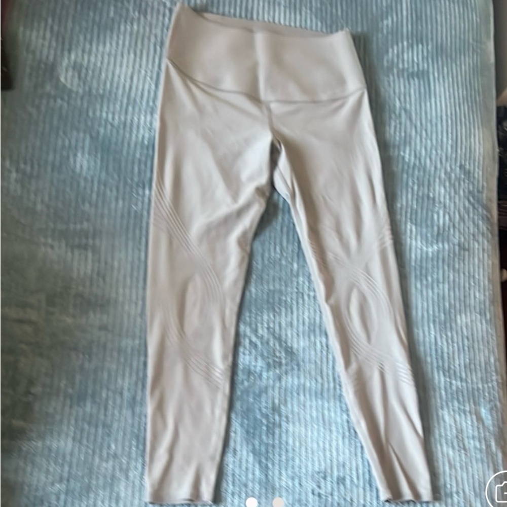 Fanka Body Sculpt Lift n Curve Leggings • Reversible High-Waisted Cream Leggings